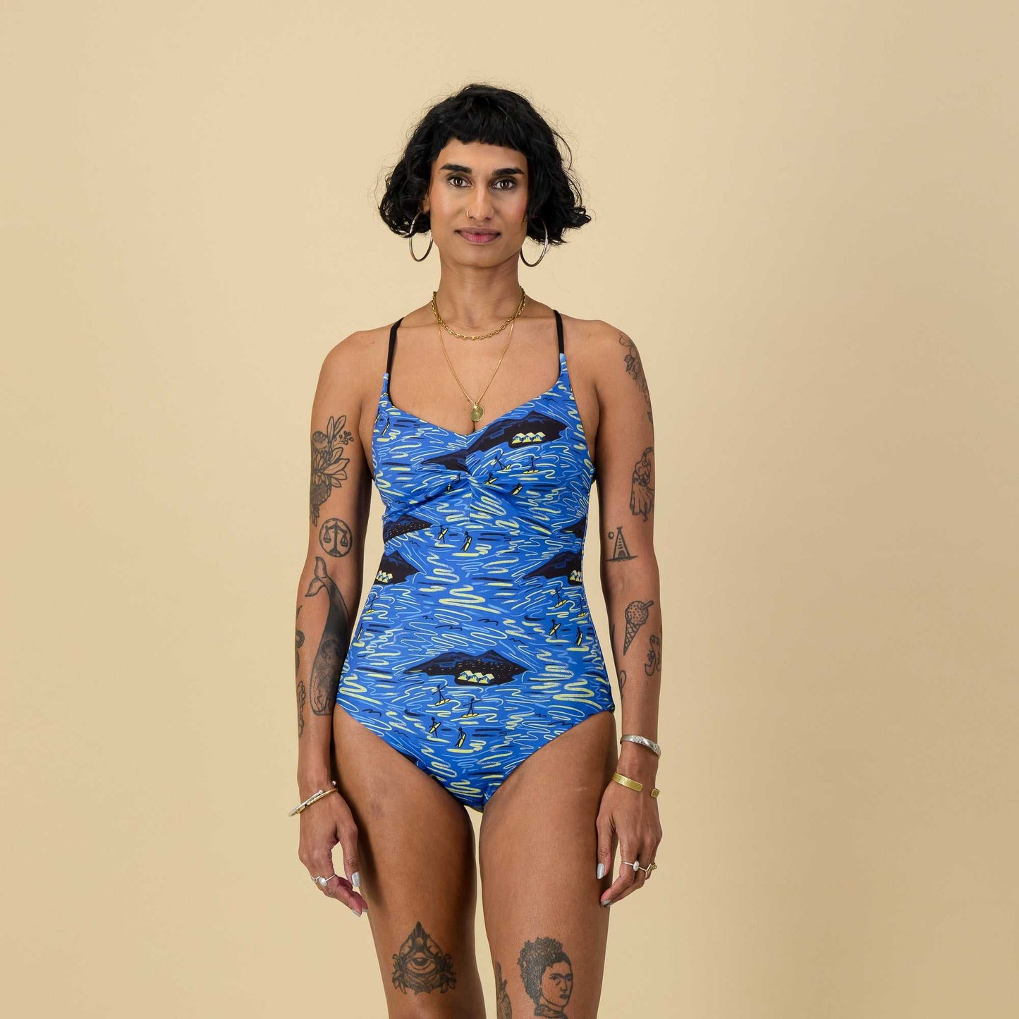 Supportive swimwear for fuller busts – Sol Full Costume with flattering twist front design